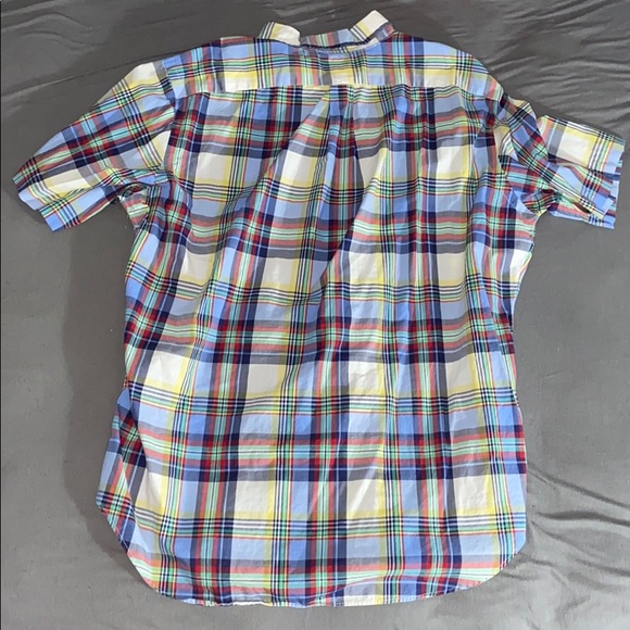 A dress shirt - Picture 2 of 5